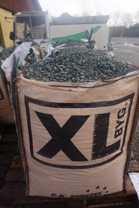 	11/16 grå granitsten ca. 1000 kg.