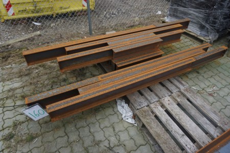 Lot of iron of which one length is 13 meters
