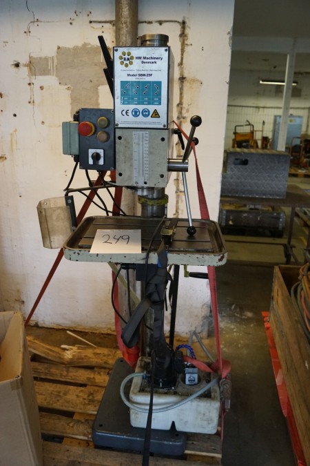 Column drill model SBM-25M 380V, h: about 160 cm, not tested