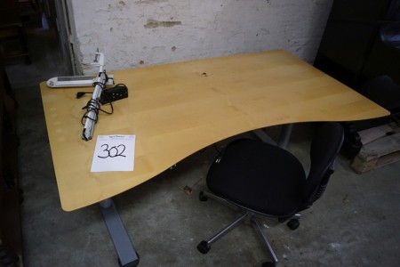 Raise / lower table b: 195 cm + chair + lamp