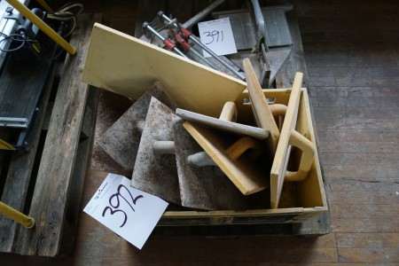 Box mit Stahlplatte + Polierplatten
