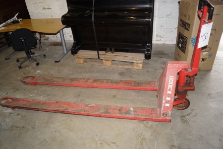 Pallet truck long and wide brand NH3000 l: 210 b: 78 cm