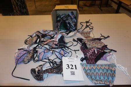 Various bikini parts assorted - size S and M.