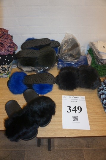 Slippers med pels - 1 str. 38, 1 str. 41, 5 str. 42, 1 str. 43, 1 str. 44. Blå og sort.
