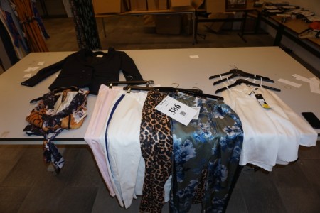 Various women's clothing. Size 42 / XL