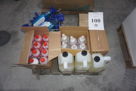 Various cleaning agents, 15 liters of ground cleaner, 12 liters of zitrotan, eye wash etc.
