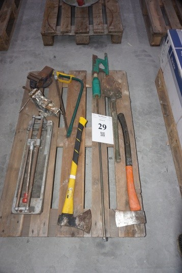 Various used tools + 2 pcs. vice. See pictures for specifications.