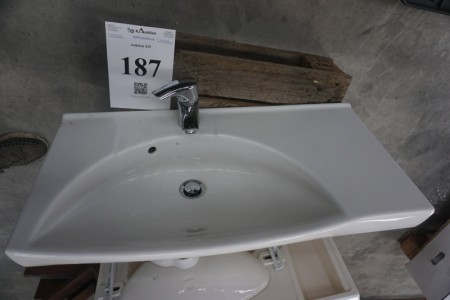 Håndvask. 77x40 cm.