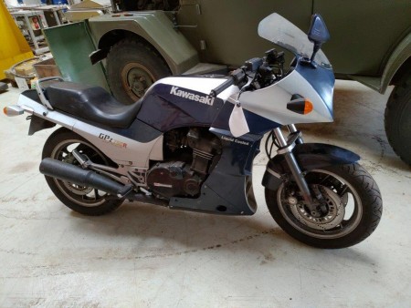 Kawasaki GPZ 750 R kørt 40191 km fra dødsbo ingen papirer tilstand ukendt/ikke afprøvet. Stel nummer ZX750G003191