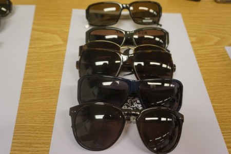 6 pieces. sunglasses (1 x Mexx, 2 pieces Prego, 2 x Strenesse and 1 x Police)