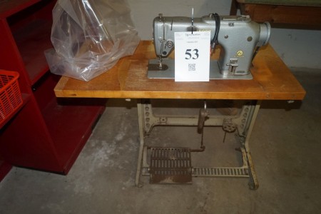 Heavy duty sewing machine