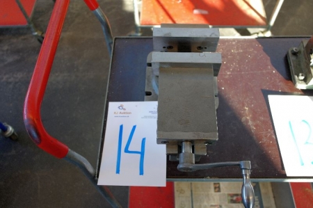 Machine vice with a degree scale. Trolley