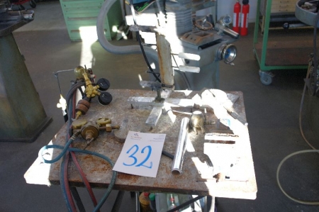 Table with various equipment for submerged arc welding + Accessories