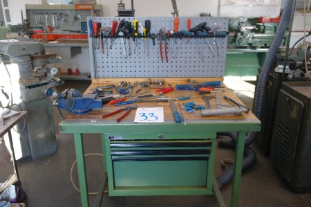HUNI workshop table on wheels with 3 drawers, tool panel and vice containing various hand tools, etc.