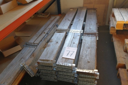 2 pallets with pallet collars
