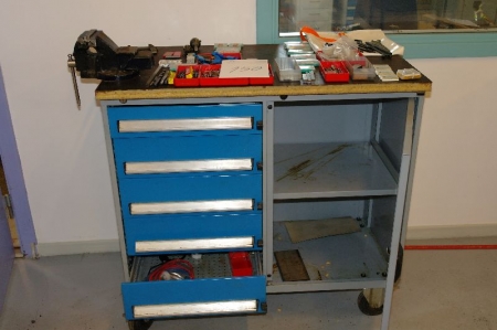 Workshop trolley, Bott, with vice and content of various hand tools, drills, tool posts, etc.