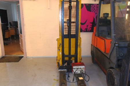 Electric Stacker, Gartek, with charger, type: 3312-3. Max load: 1200 kg
