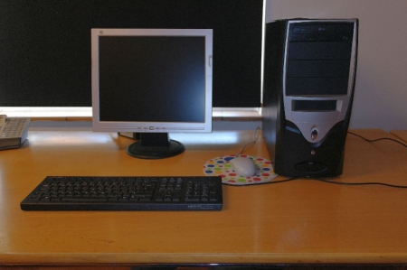 LG computer + fladskærm +tastatur & mus 