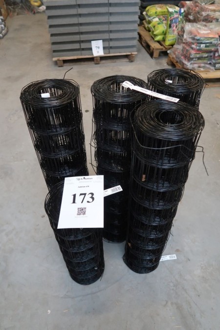 5 rolls of black wire fence, 1 / 0.6x20 meters, 4 / 0.9x20 meters