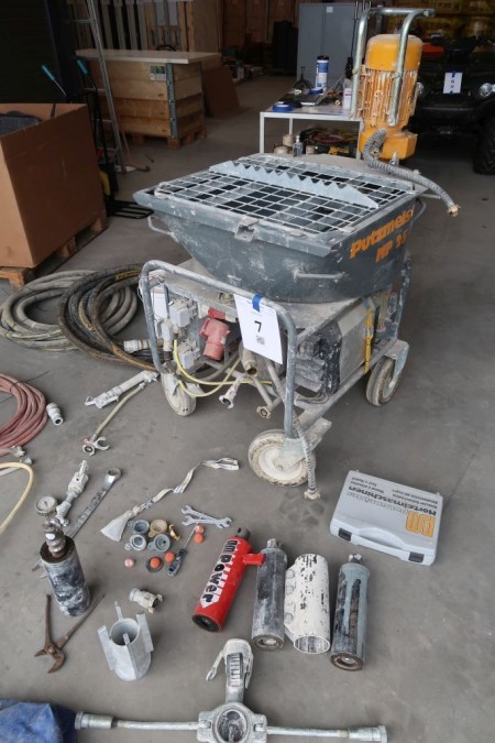 Putzmeister MP35 pump. 400V. With waterworks and compresses, 2 pcs. hoses 16 m per piece, 2 pcs. air hoses 16 m per piece, remote control, div parts see photo. Is treated nicely