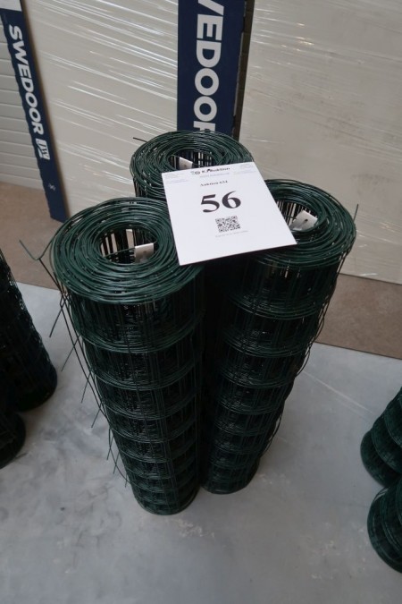 3 rolls of green wire fence, 0.9x20 meters per roll,