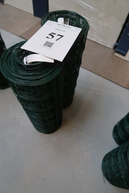 2 rolls of green wire fence, 0.6x20 meters per roll,