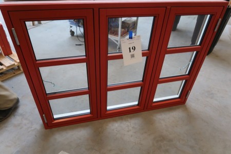 Holzfenster, rot / weiß, H105xB145 cm, Rahmenbreite 11,5 cm. Mit Nut für Unterteil