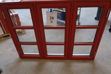 Holzfenster, rot / weiß, H105xB145 cm, Rahmenbreite 11,5 cm. Mit Nut für Unterteil. Modell Foto