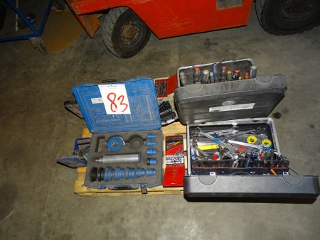 Pallet with toolboxes with contents live on, etc.
