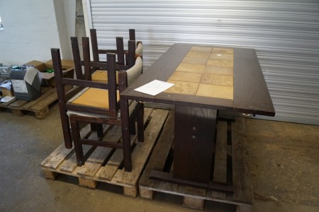 Table with 4 chairs 140x80x73 cm