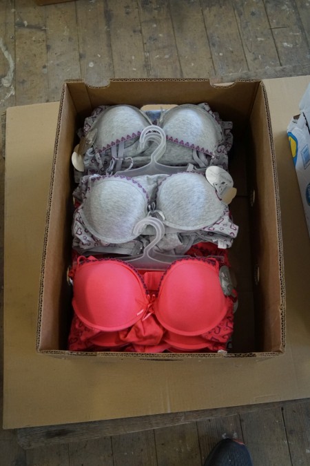 Various ladies underwear, unused