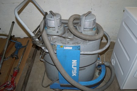 Vacuum cleaner with 2 engine brand Nilfisk GM 625