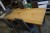 Fyrretræ spisebord med 5 stole 180x90x75 cm