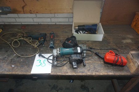 4 power tools.