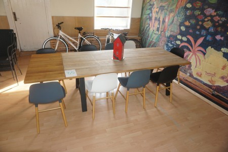 Spisebord med 9 stole 270x100x70