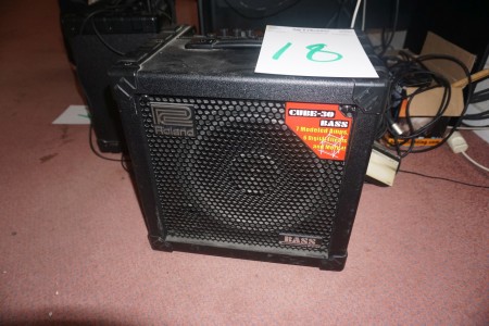 Amplifier brand Roland Cube 30 Bass