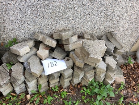 Ca. 2 m2 SF stone, used