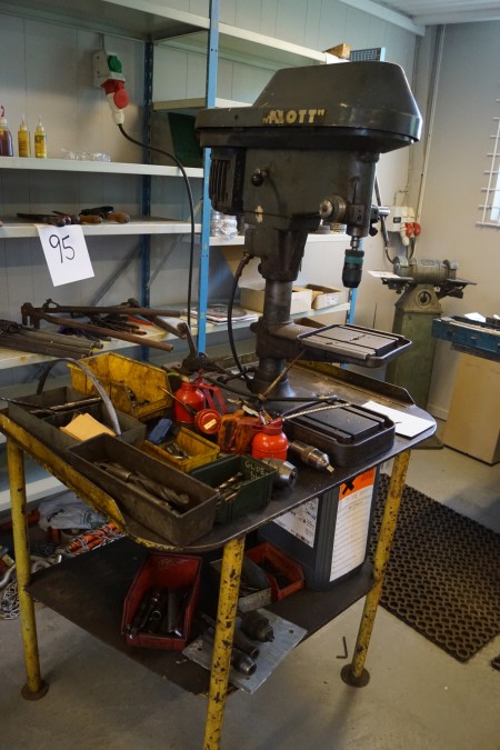Column drilling machine on board brand FLOTT type B10 / 90 with accessories total height 173 cm
