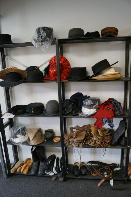 Shelf 320x179x30 cm + 10 shelves with hats + shoes, etc.