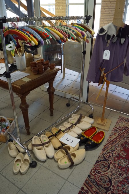 Old-fashioned clogs in different sizes + clothes rack adjustable, and more