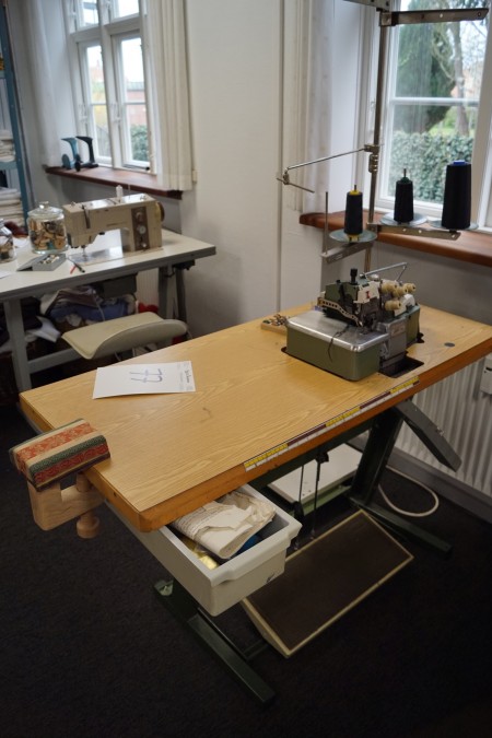 HAMATO symaskine på bord 110x50x80 cm