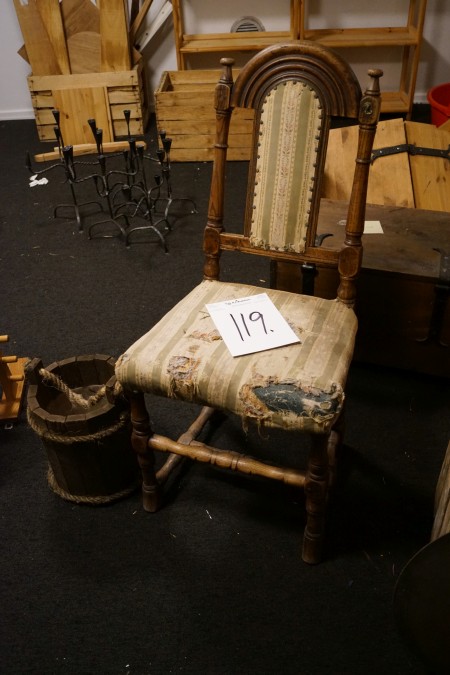 Chair from the 1700s + bucket of wood