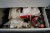 Komode 123x80x50 cm med 6 skuffer, med indhold
