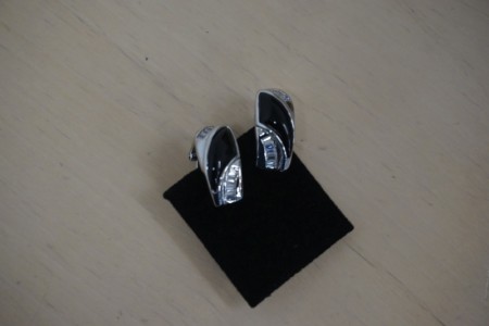 Earrings in silver w / black Onyx and SZ stones