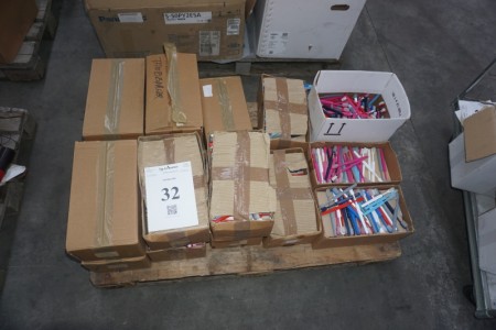 Large lot of toothbrushes