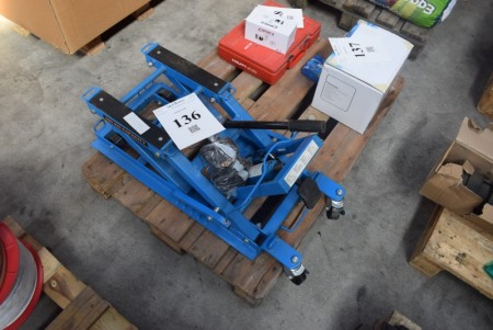 Motorcycle Lift. Condition: new. Max 680 kg.