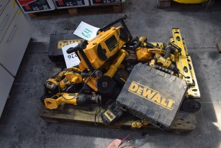 Lot of various battery dewalt tools. Condition: Ok.