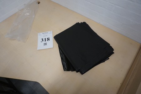 Schwarze Plastiktüten. 64 Stück