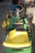 John Deer garden tractor. 922 hours. Cut width: Approx. 130 cm. With diet in good condition.