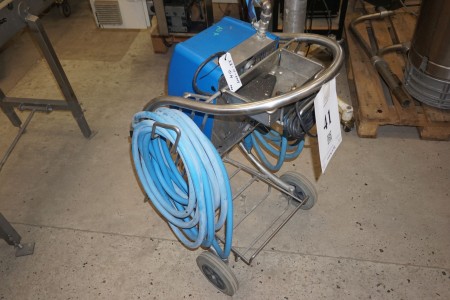 Resningsanlæg. Model: system cleaners. Mounted on stainless steel trolley.